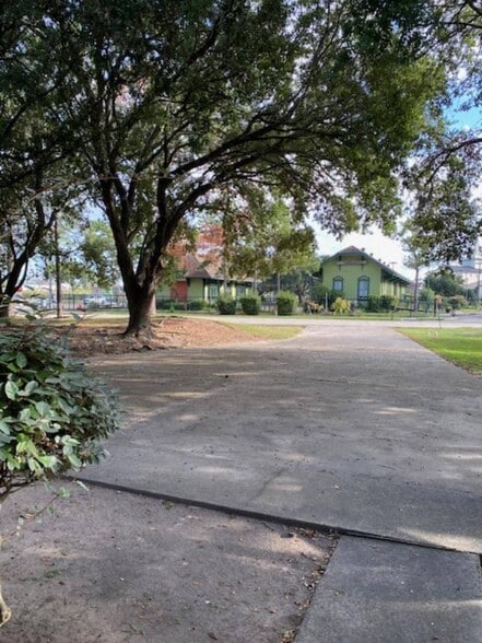 More Photos Of 310 FM 517 W rd, Dickinson Medical For Sale
