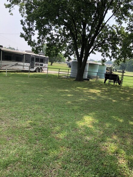 More Photos Of 1128 US 377, Pilot Point Land For Sale