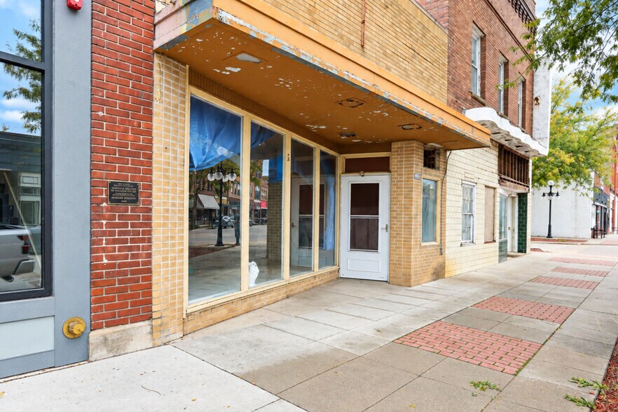 More Photos Of 1304 2nd St, Perry Storefront For Sale