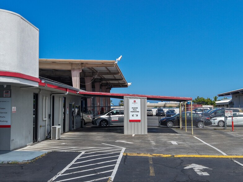 More Photos Of 74-5504 Kaiwi St, Kailua Kona Auto Dealership For Lease