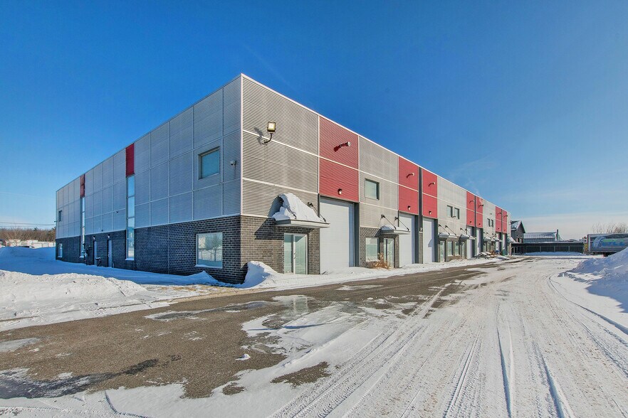 More Photos Of 14410 Rue Rolland-Desjardins, Mirabel Warehouse For Sale