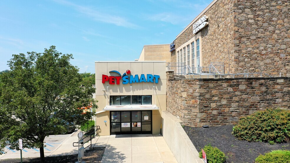 More Photos Of 901 Old York Rd, Abington Township Unknown For Lease