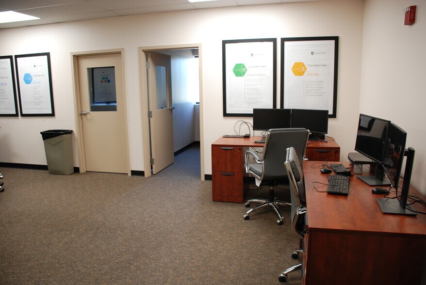 More Photos Of 625 Willow Springs Ln, York Warehouse For Lease