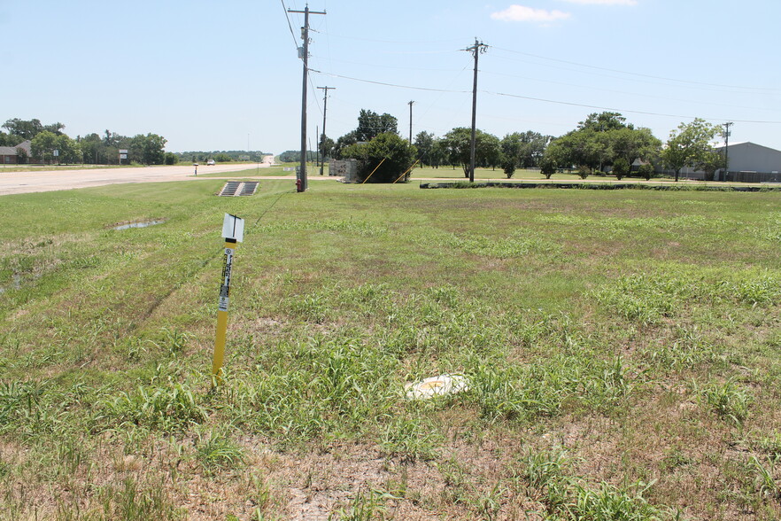 Primary Photo Of 105 Waterview Ln, Waco Land For Sale