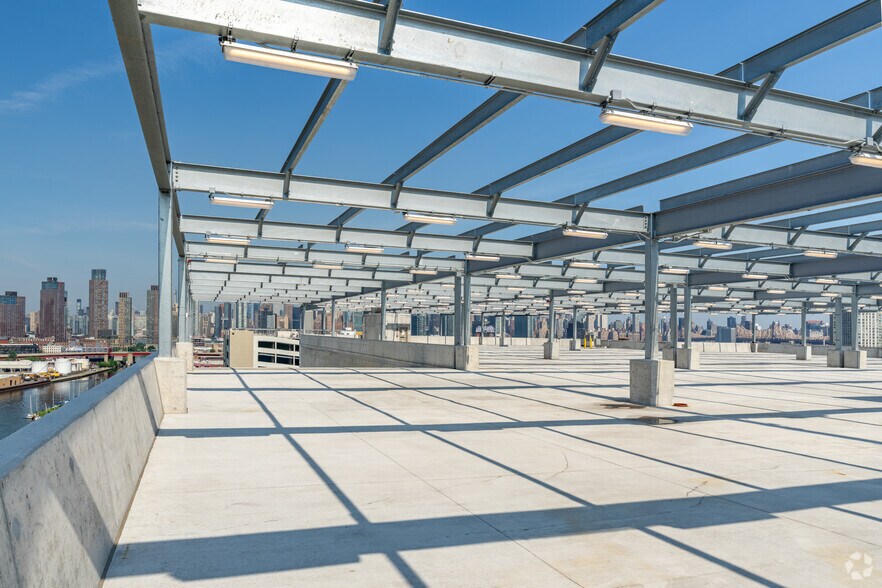 More Photos Of 2890 Review Ave, Long Island City Warehouse For Lease