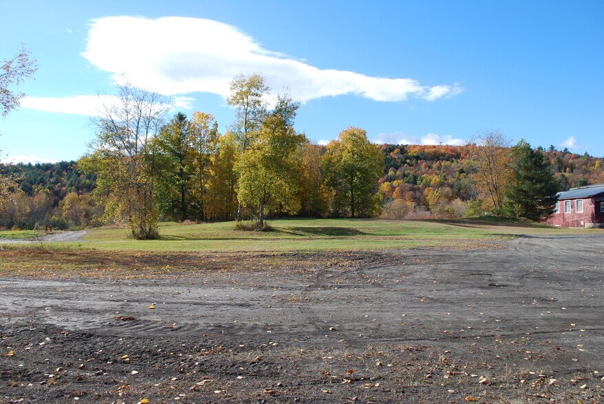 More Photos Of 13 Wall St, Northfield Industrial For Sale