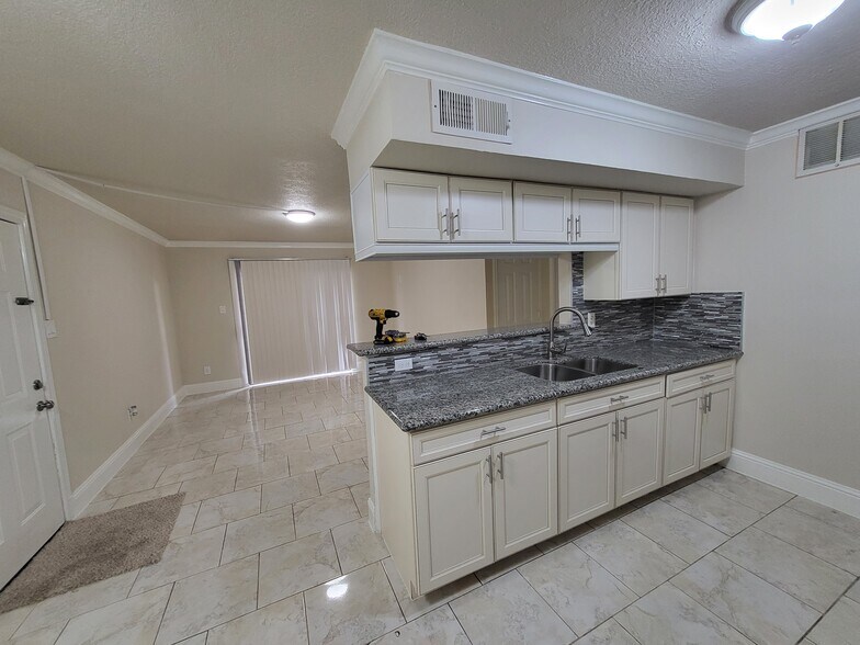 More Photos Of , Houston Multifamily For Sale