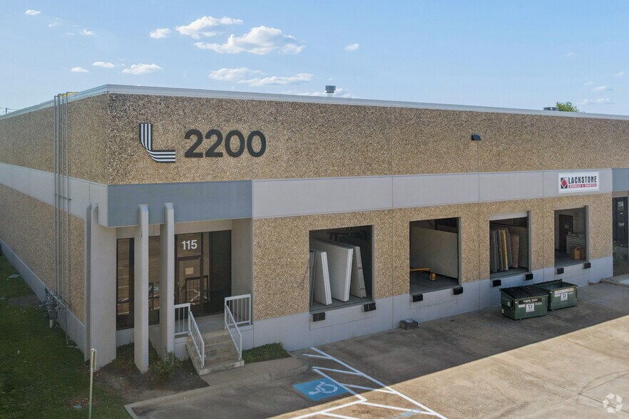 More Photos Of 2200 Denton Dr, Austin Warehouse For Lease