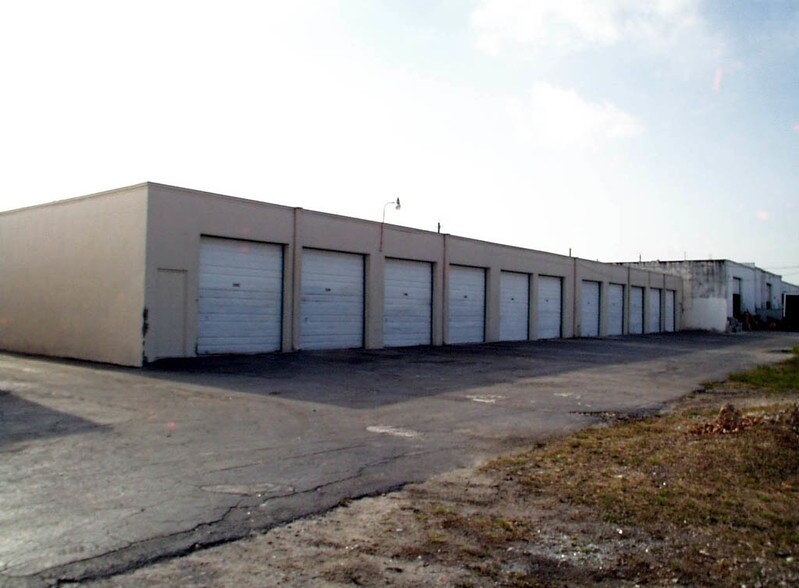 More Photos Of 1257-1277 SW 1st Way, Deerfield Beach Self Storage For Lease