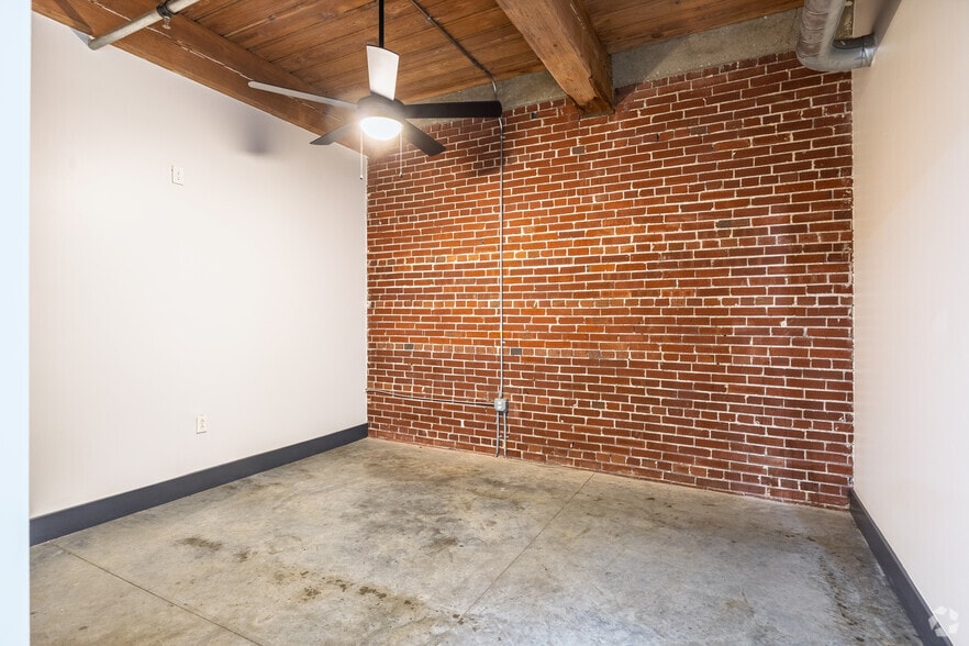 More Photos Of 1209 Washington Ave, Saint Louis Apartments For Lease