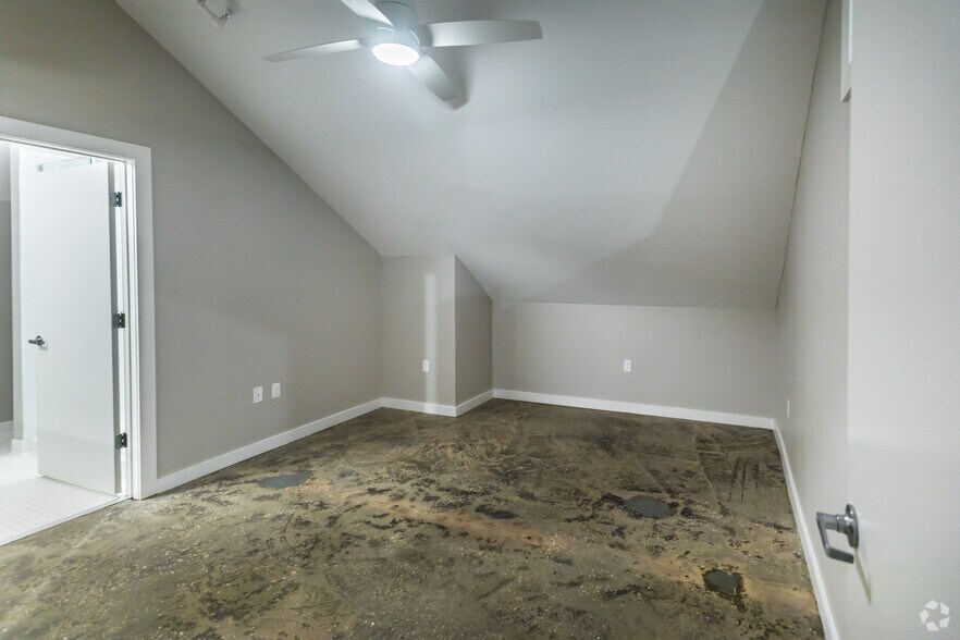 More Photos Of 360 Metal Museum Dr, Memphis Apartments For Sale
