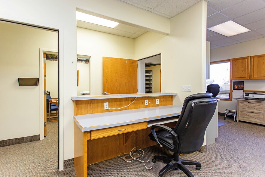 More Photos Of 1263 Bennett Ave, Burley Medical For Lease