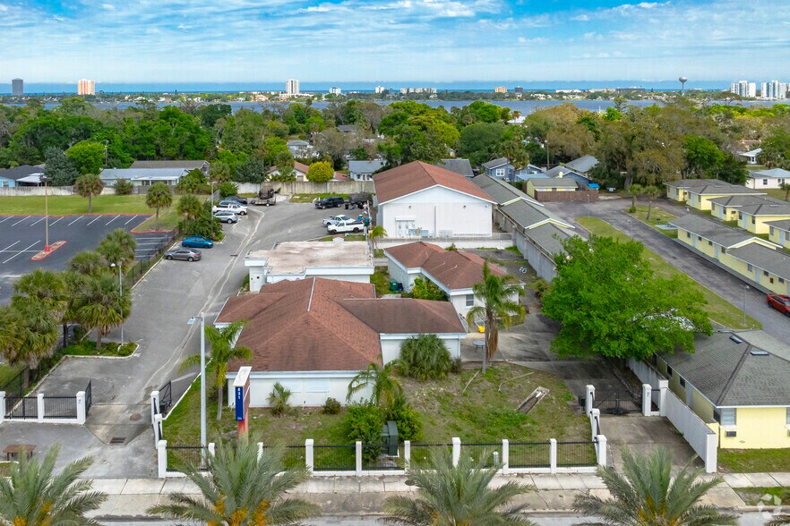 More Photos Of 831 Ridgewood Ave, Daytona Beach Office Residential For Lease