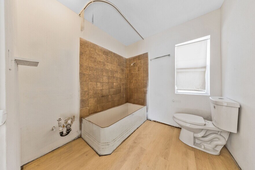 More Photos Of 38652 9th St E, Palmdale Apartments For Lease