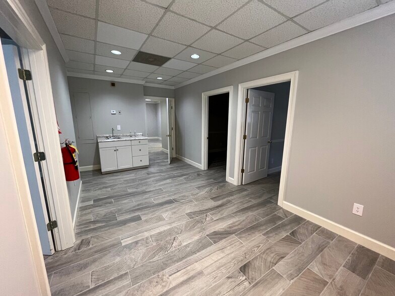 More Photos Of 750 Hammond Dr NE, Atlanta Unknown For Sale