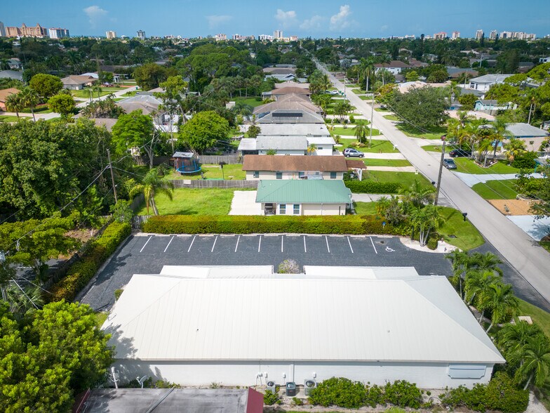 More Photos Of 866-868 99th Ave N, Naples Medical For Lease