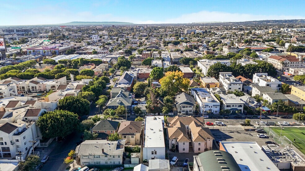 More Photos Of 1511 W 11th Pl, Los Angeles Apartments For Sale