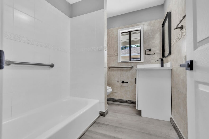 More Photos Of 1006 Lochbrae Rd, Sacramento Assisted Living For Sale