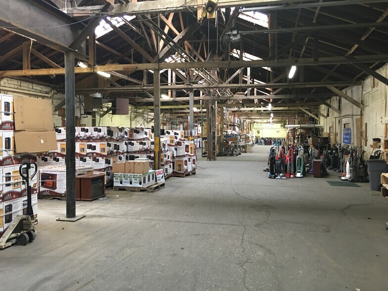 More Photos Of 539 Champion Rd, Jeffersonville Warehouse For Lease