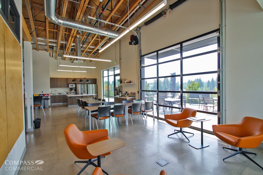 More Photos Of 2723 NW Potts Ct, Bend Office For Lease