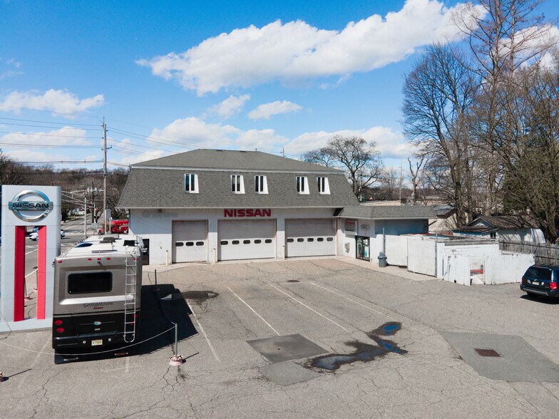 More Photos Of 805 Lafayette Ave, Hawthorne Auto Repair For Sale