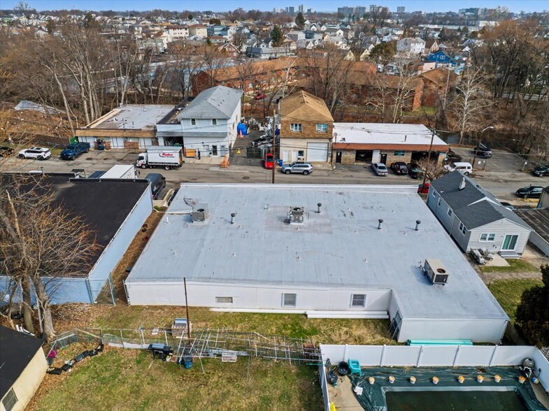 More Photos Of 17 Vreeland St, Lodi Warehouse For Sale