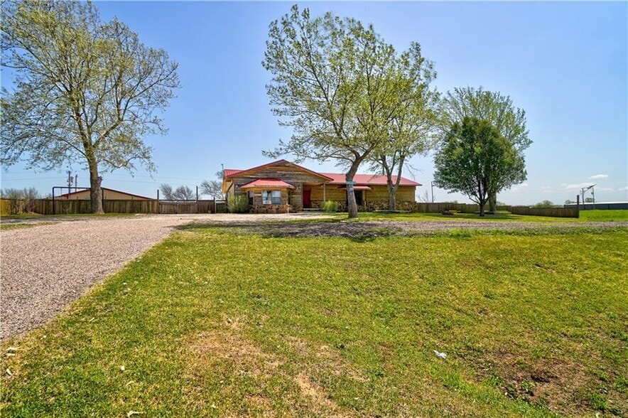 More Photos Of 980576 S Highway 99, Prague Warehouse For Sale