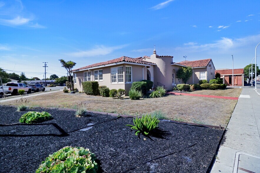 More Photos Of 2600 Macdonald Ave, Richmond Office Residential For Sale