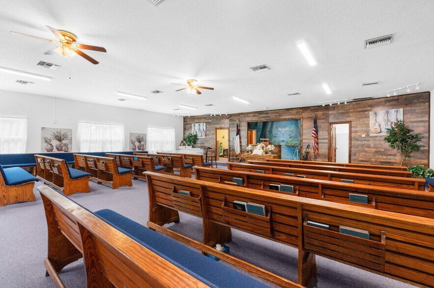 More Photos Of 14231 Old Mission Rd, Dade City Religious Facility For Sale