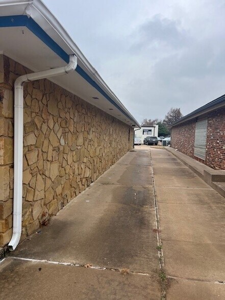 More Photos Of 1518 W 9th, Stillwater Drugstore For Sale