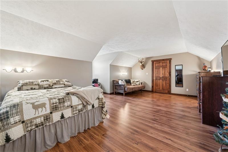 More Photos Of 208 W Mud Pike, Rockwood Office For Sale