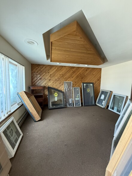 More Photos Of 58 Racine St, Menasha Office For Sale