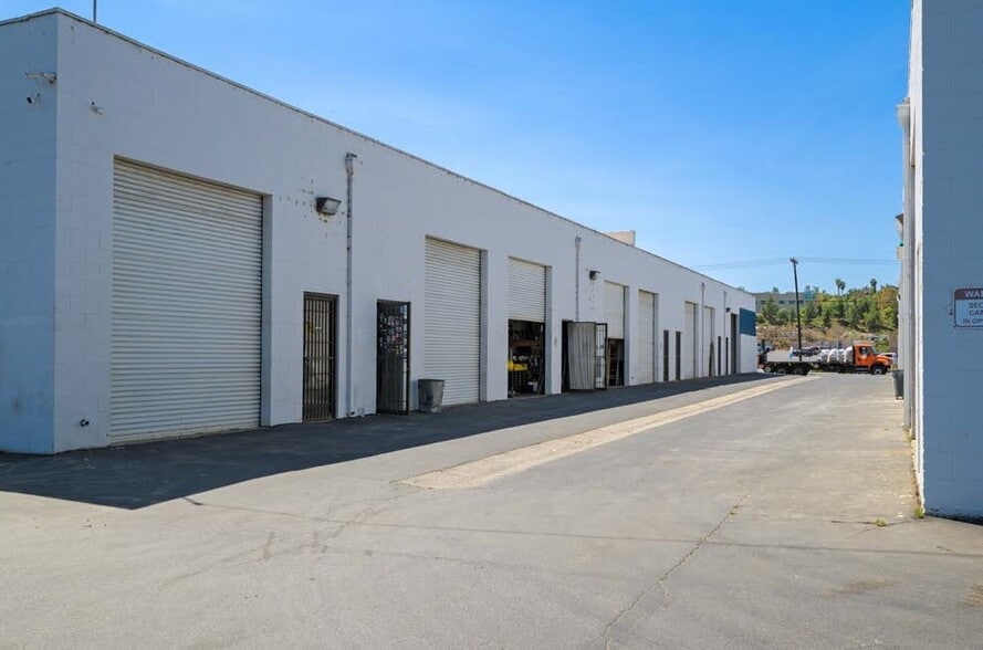 More Photos Of 747 Twin Oaks Valley Rd, San Marcos Manufacturing For Lease