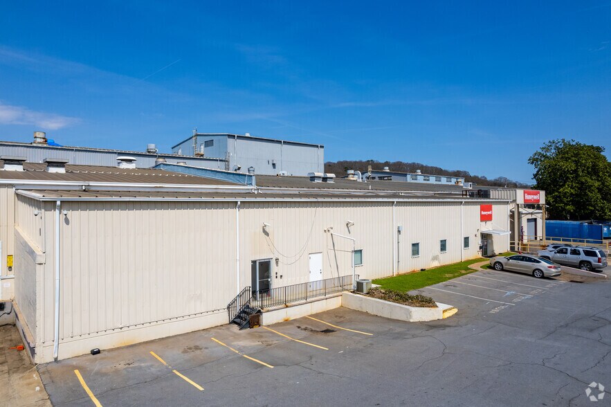 More Photos Of 101 Old Mill, Cartersville Industrial For Sale