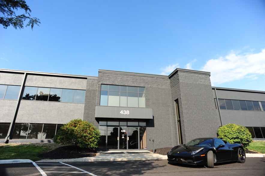 More Photos Of 438 E Wilson Bridge Rd, Worthington Office For Lease