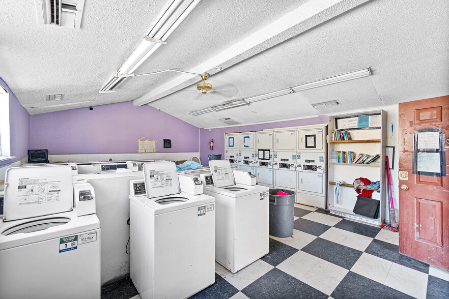 More Photos Of 7678 W US Highway 90, San Antonio Apartments For Sale