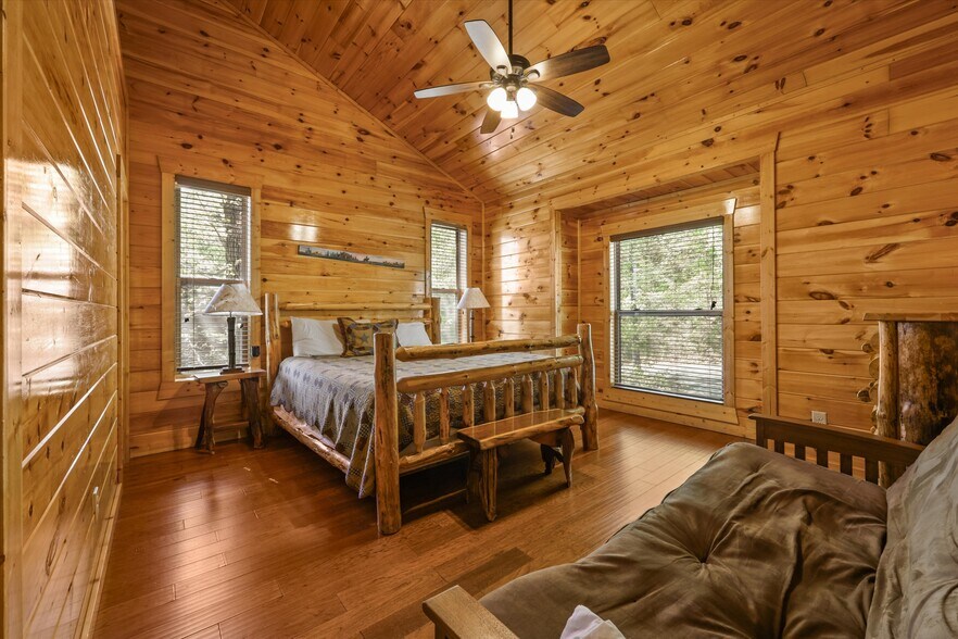 More Photos Of 1960 Blackthorn Trl, Sevierville Specialty For Sale