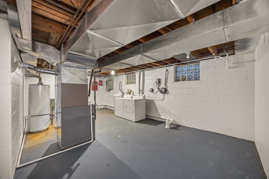 More Photos Of 704 E 9th St, Lockport Medical For Lease