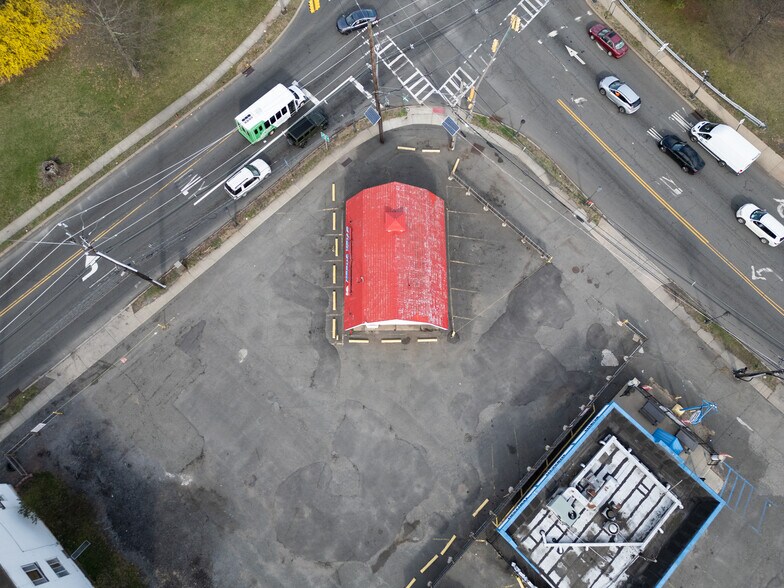 More Photos Of 735 E Hazelwood Ave, Rahway Freestanding For Sale