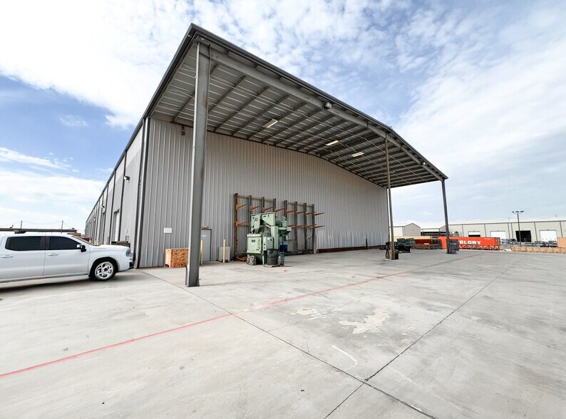 More Photos Of 7995 E Interstate 20 E, Odessa Warehouse For Lease