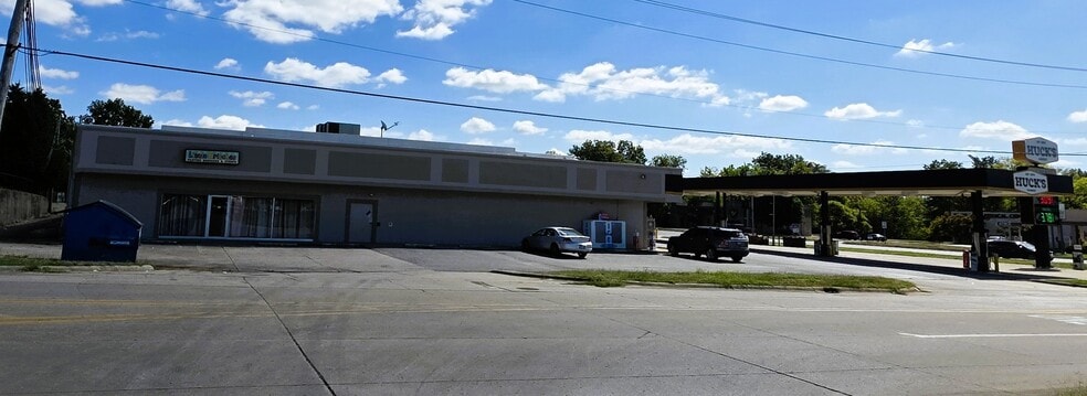 More Photos Of 3300 Broadway St, Mount Vernon Service Station For Lease