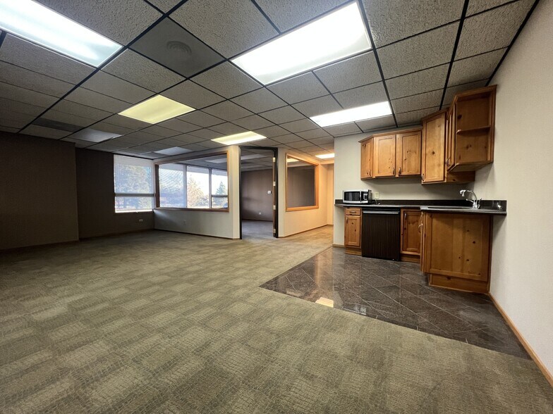 More Photos Of 9600 W Jewell Ave, Lakewood Medical For Lease