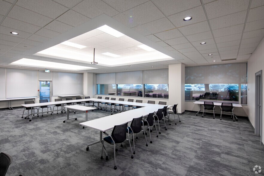 More Photos Of 5500 N Service Rd, Burlington Office For Lease