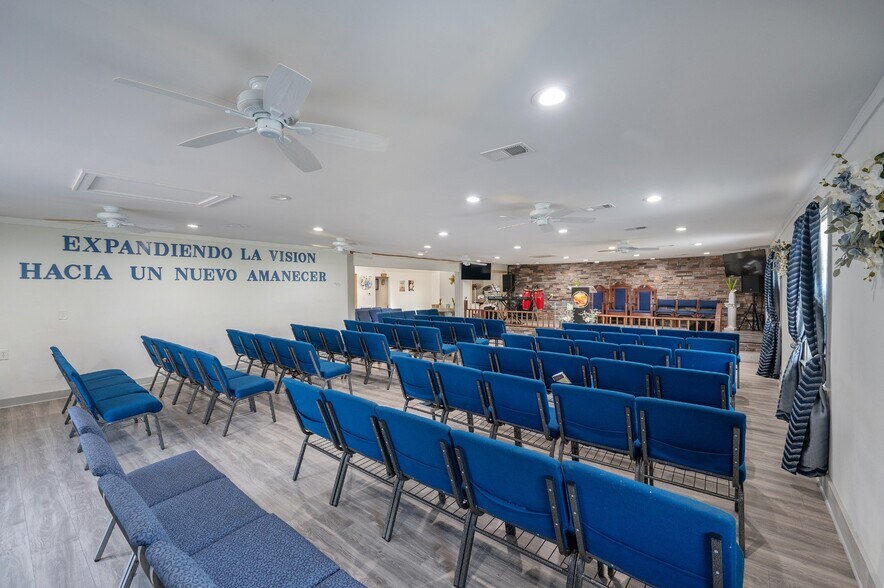 More Photos Of 200 Jupiter Dr, Nashville Flex For Sale