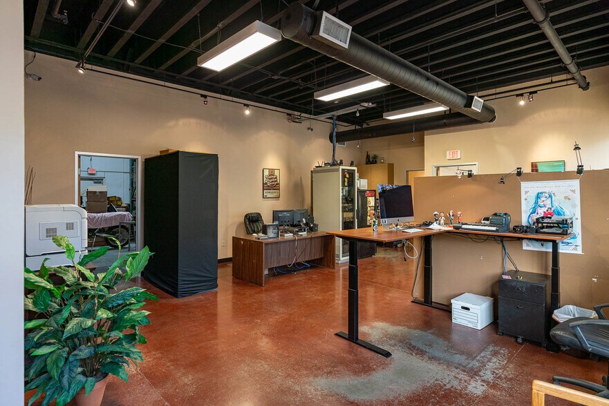 More Photos Of 29033 Avenue Sherman, Valencia Loft Creative Space For Sale