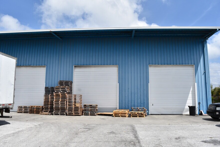 More Photos Of 1890 Starkey Rd, Largo Warehouse For Lease