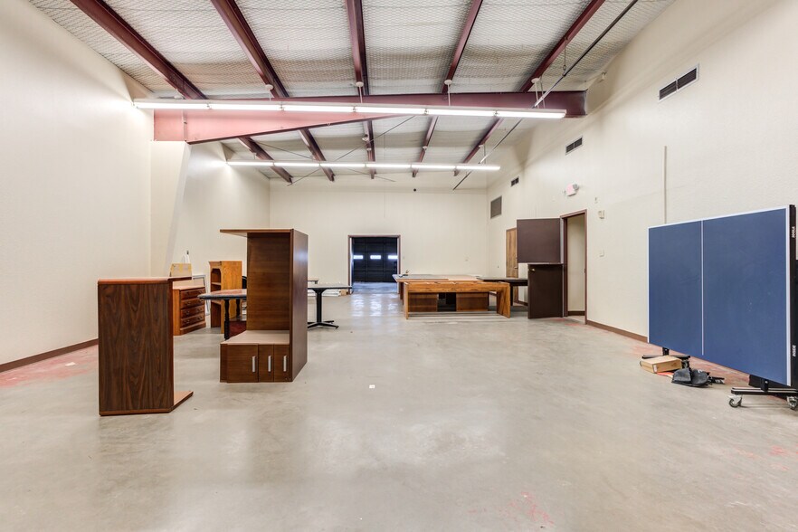 More Photos Of 3802-3806 Interstate 27, Lubbock Office For Sale