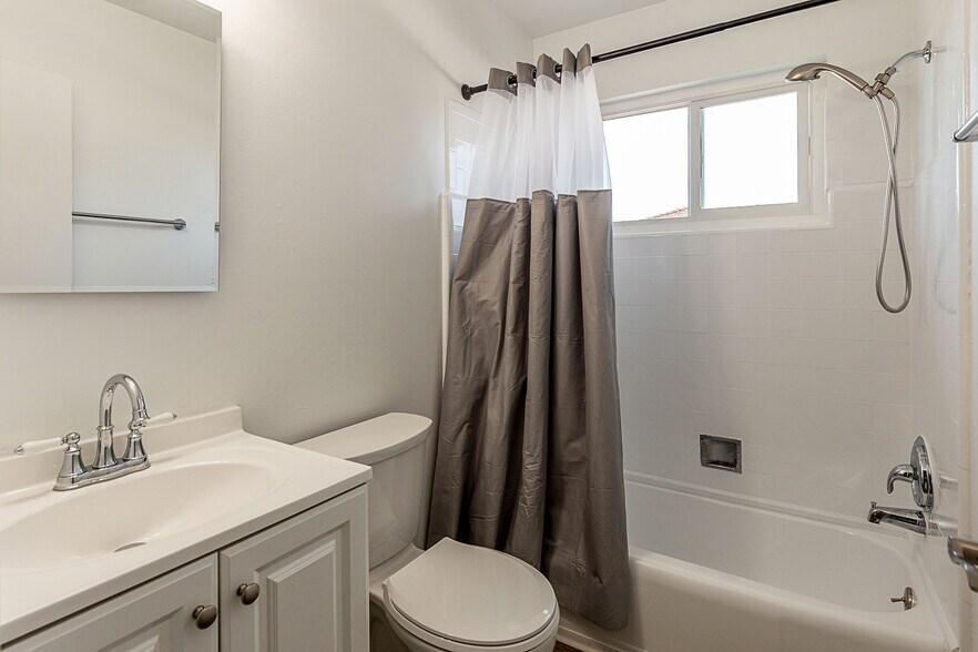 More Photos Of 2104 Royal Dr, Santa Clara Apartments For Sale