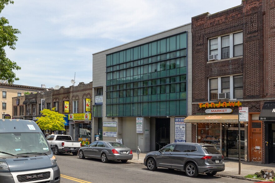 Primary Photo Of 25-15 Steinway St, Astoria Medical For Lease