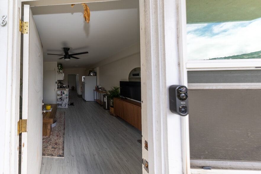 More Photos Of 3427 Waialae Ave, Honolulu Storefront Retail Residential For Sale